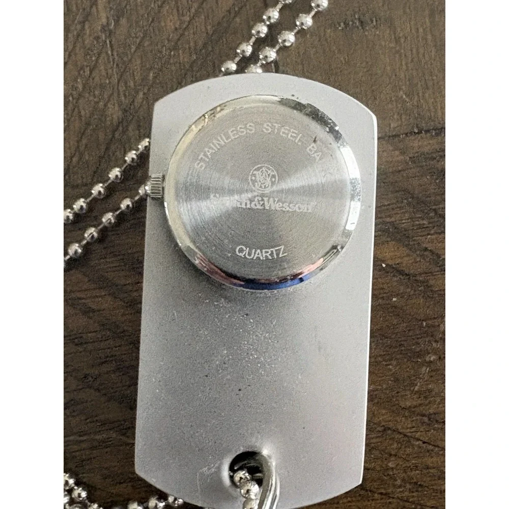Smith & Wesson Silver Commando Stainless Dog‎ Tag Watch On Chain Quartz Compact